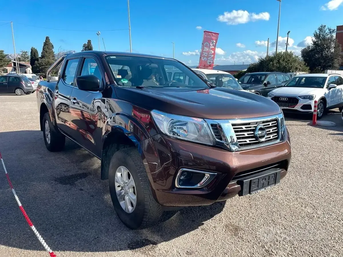 Usata Nissan Navara 163 CV (119 kW) 2018 Marrone Pick-up