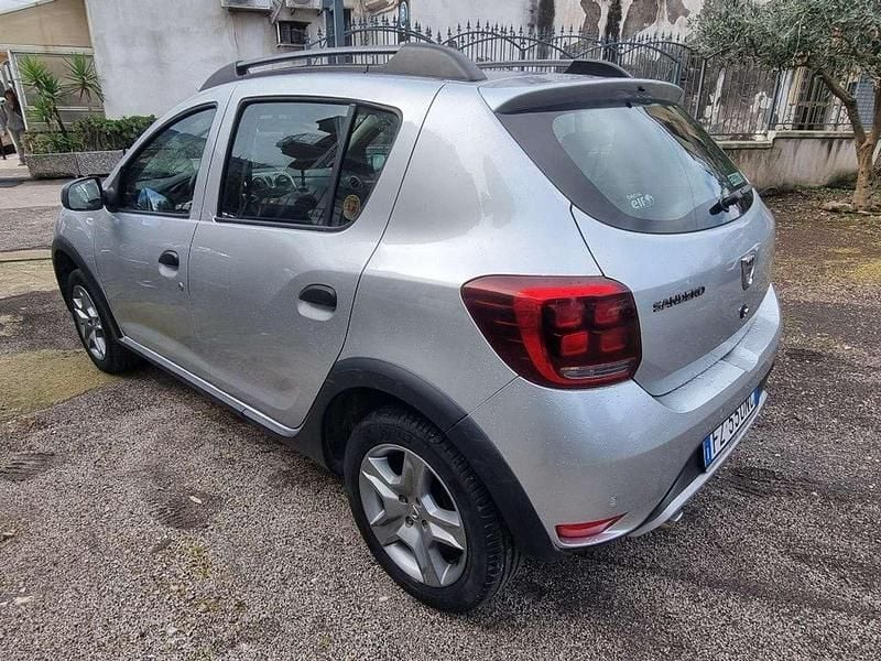 Usata Dacia Sandero Stepway 95 CV (69 kW) 2020 Argento Berlina
