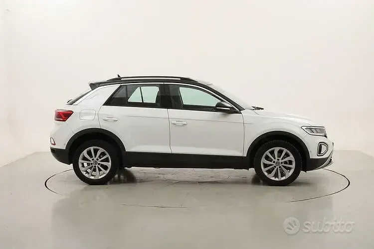 Usata VW T-Roc Life 110 CV (80 kW) 2022 Bianco SUV