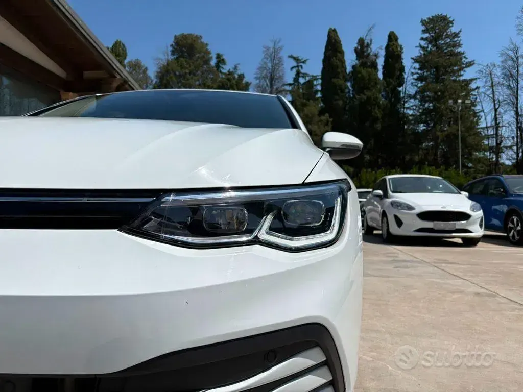 Usata VW Golf VIII 150 CV (110 kW) 2022 Bianco Berlina