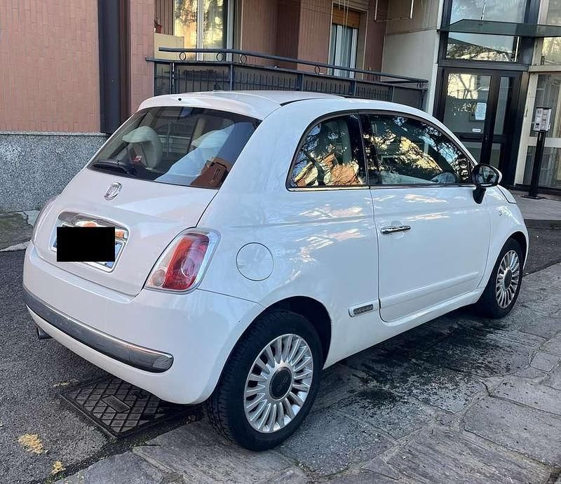 Usata Fiat 500 Lounge 69 CV (50 kW) 2011 Bianco Utilitaria