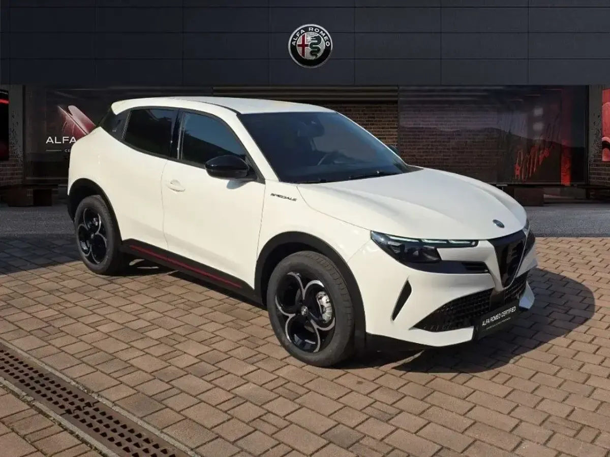 Nuova Alfa Romeo GT Junior Edizione Speciale 136 CV (100 kW) 2026 Bianco SUV