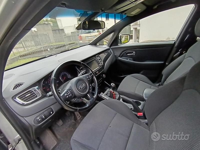 Usata Kia Carens 2013 Grigio Monovolume