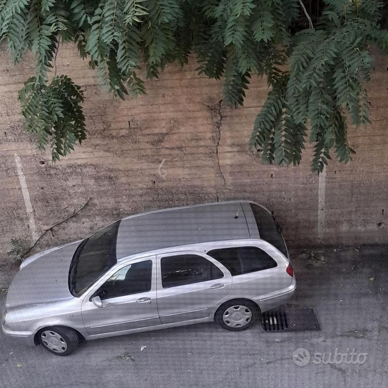 Grigio Usata 2002 Lancia Lybra Tre volumi | 1200 € (Buon prezzo) - Immagine 1/4