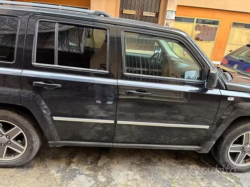 Usata Jeep Patriot Limited 174 CV (127 kW) 2010 Nero SUV