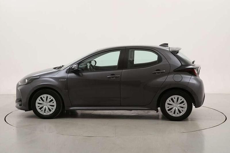 Usata Toyota Yaris Hybrid Business Edition 116 CV (85 kW) 2021 Grigio Utilitaria