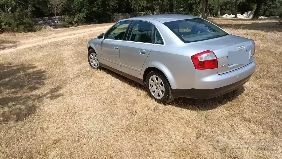 Usata Audi A4 130 CV (95 kW) 2003 Grigio Berlina