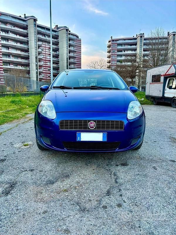 Usata Fiat Grande Punto Active 77 CV (56 kW) 2008 Blu Utilitaria