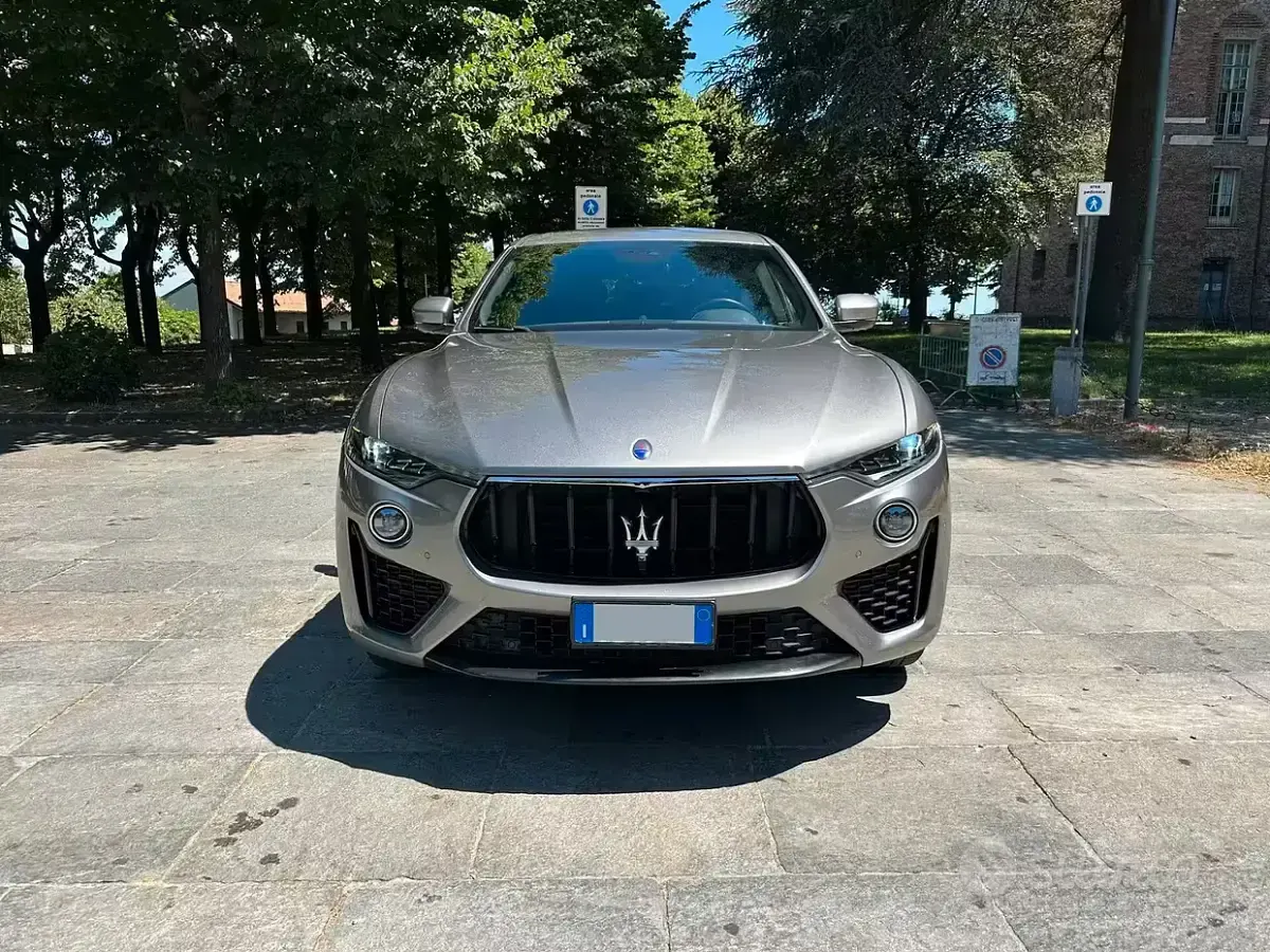 Usata Maserati Levante 350 CV (257 kW) 2021 Grigio SUV