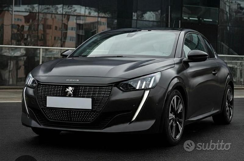 Usata Peugeot 208 2023 Nero Utilitaria