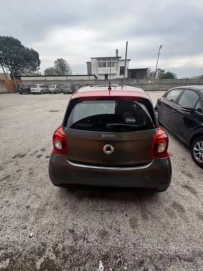 Usata Smart ForFour 71 CV (52 kW) 2015 Utilitaria