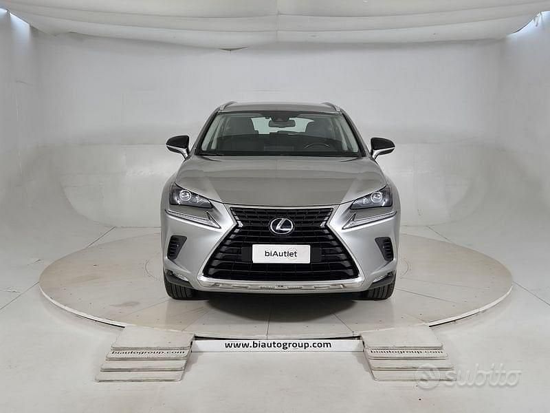 Usata Lexus NX300h Luxury Line 197 CV (144 kW) 2020 Grigio SUV