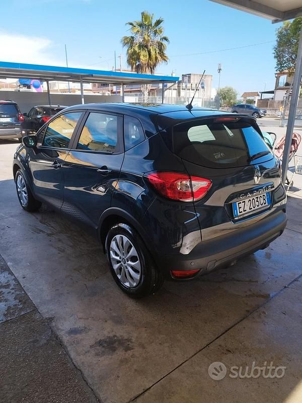 Usata Renault Captur 90 CV (66 kW) 2015 Verde SUV