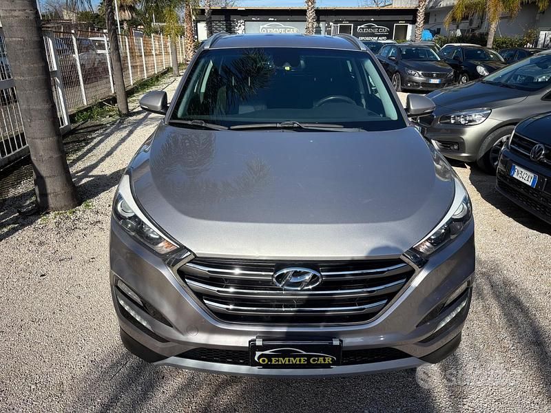 Usata Hyundai Tucson Edition 141 CV (103 kW) 2017 Grigio SUV