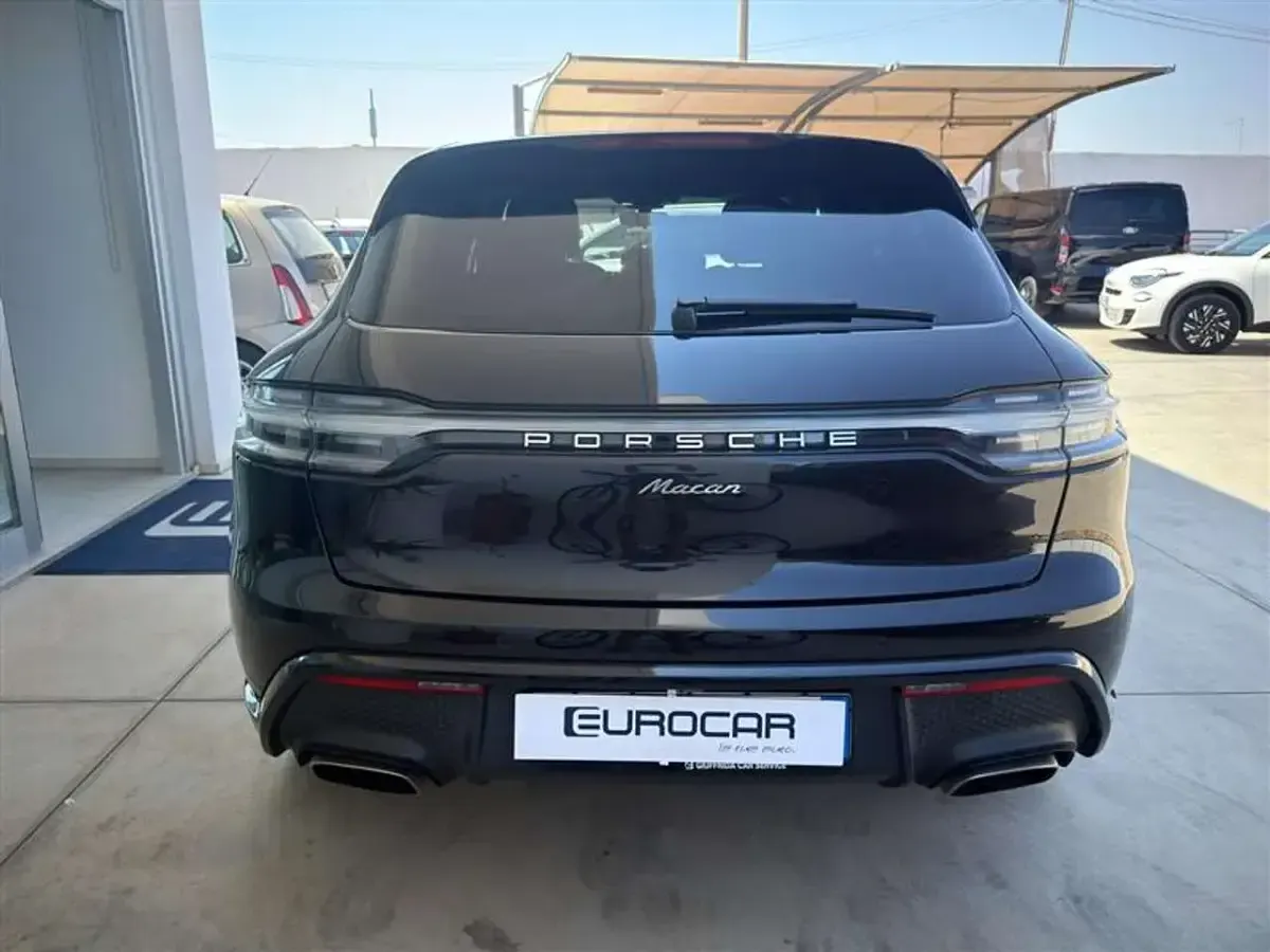 Usata Porsche Macan 265 CV (194 kW) 2023 Nero / black SUV