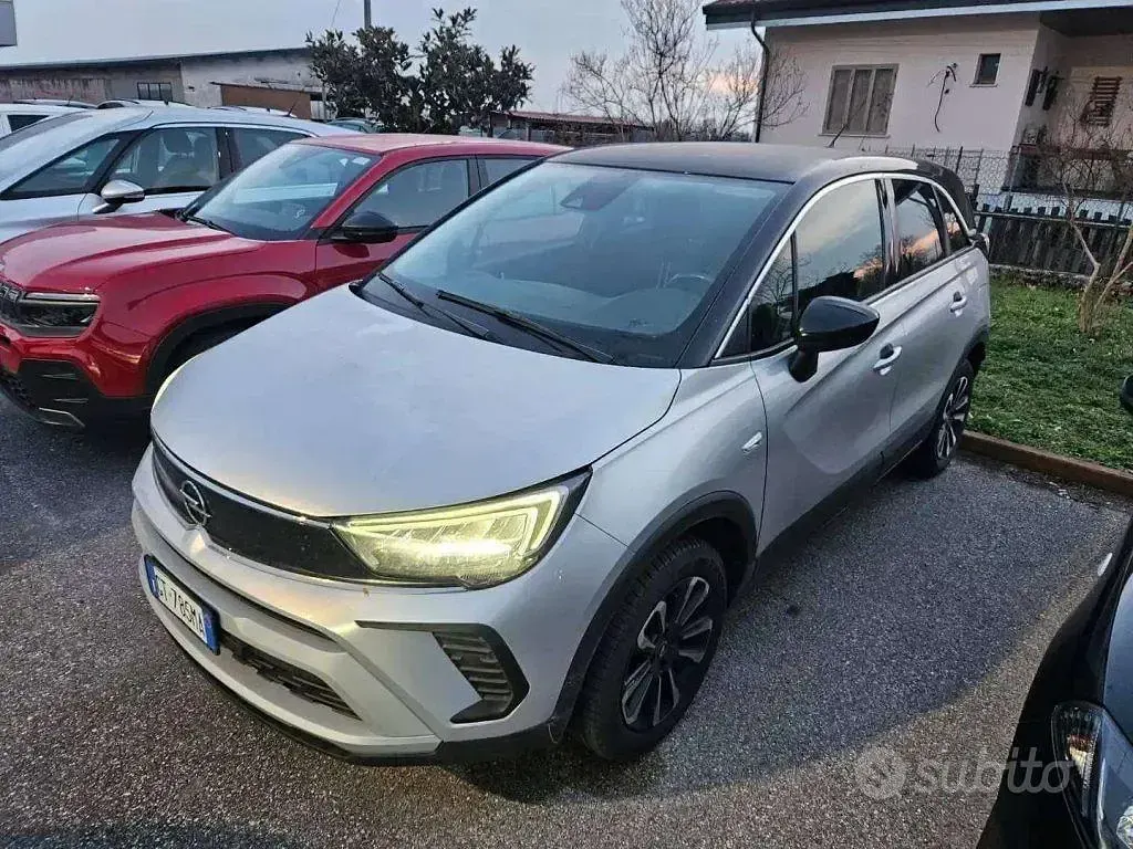 Usata Opel Crossland Elegance 131 CV (96 kW) 2024 Grigio SUV