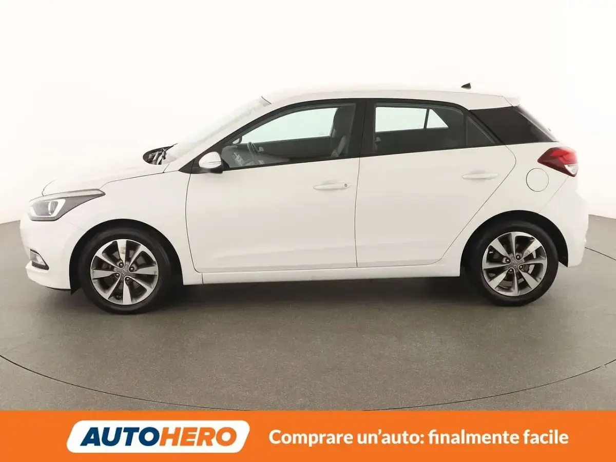 Usata Hyundai i20 Style 75 CV (55 kW) 2015 Bianco Berlina
