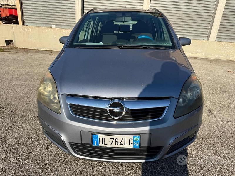 Usata Opel Zafira Cosmo 120 CV (88 kW) 2007 Grigio Monovolume