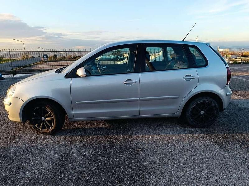 Usata VW Polo Comfortline 69 CV (50 kW) 2008 Argento Utilitaria