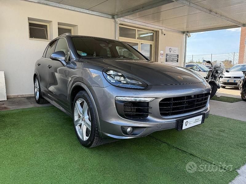 Usata Porsche Cayenne 385 CV (283 kW) 2016 Grigio SUV