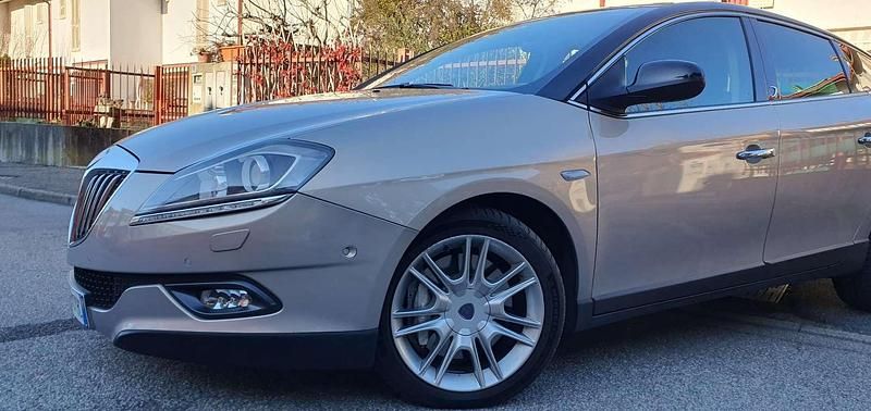 Usata Lancia Delta 200 CV (147 kW) 2009 Utilitaria