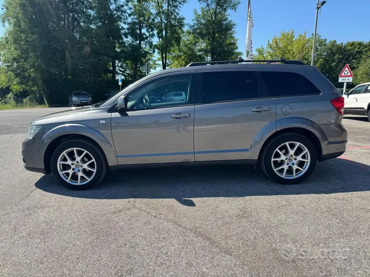 Usata Fiat Freemont Urban 140 CV (102 kW) 2011 Grigio SUV