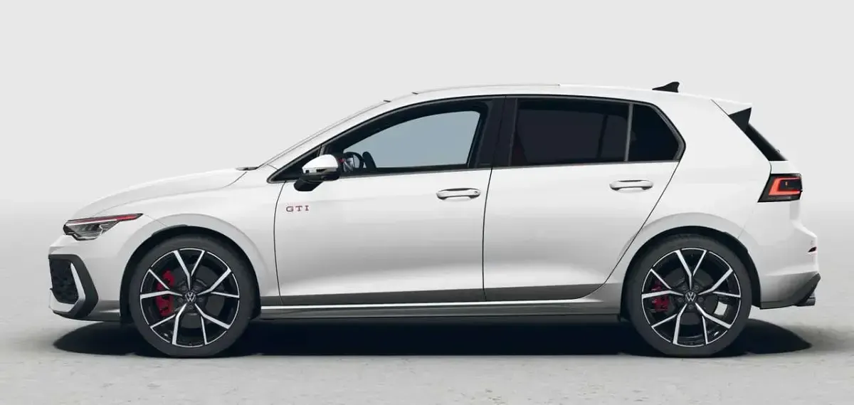 Nuova VW Golf VIII GTI 265 CV (194 kW) 2026 Oryx white perlato Berlina