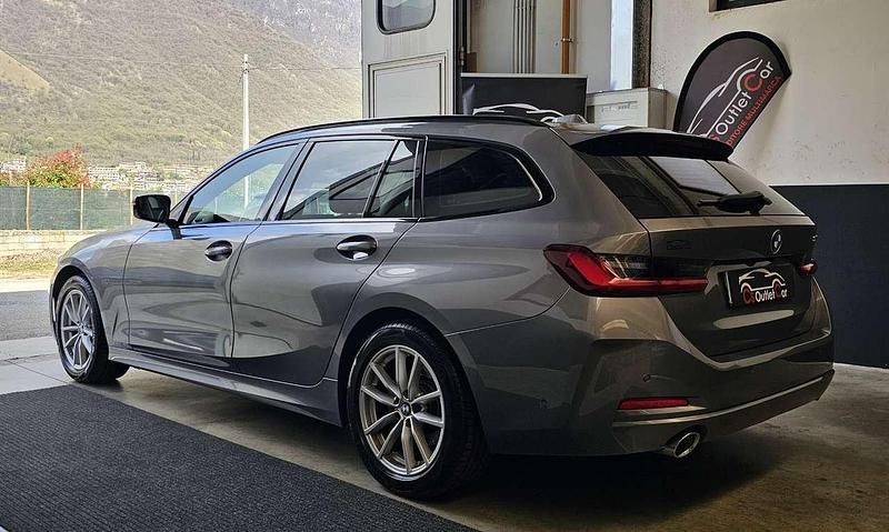 Usata BMW 318 150 CV (110 kW) 2023 Grigio Station wagon
