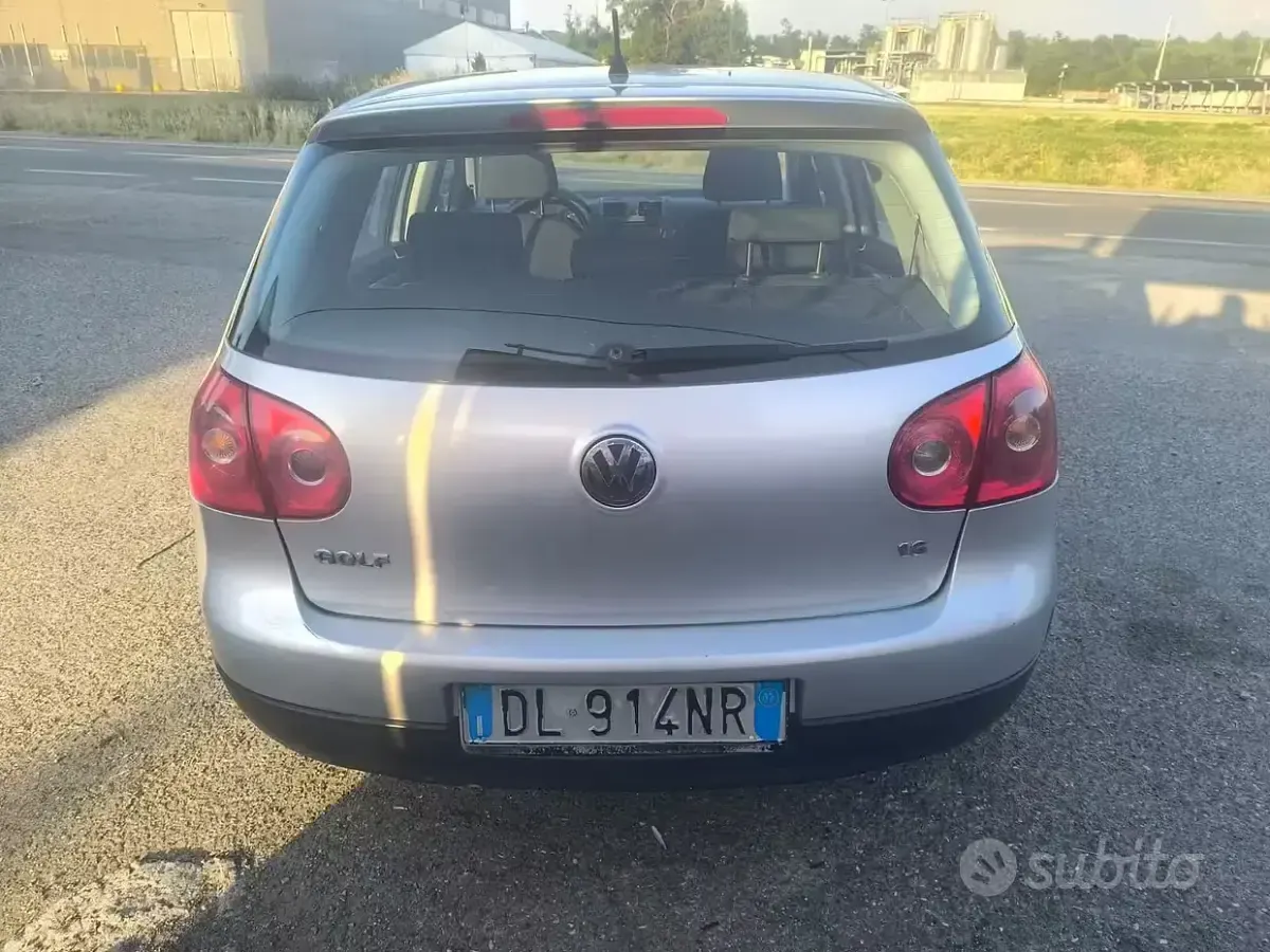 Usata VW Golf VI United 102 CV (75 kW) 2008 Grigio Utilitaria