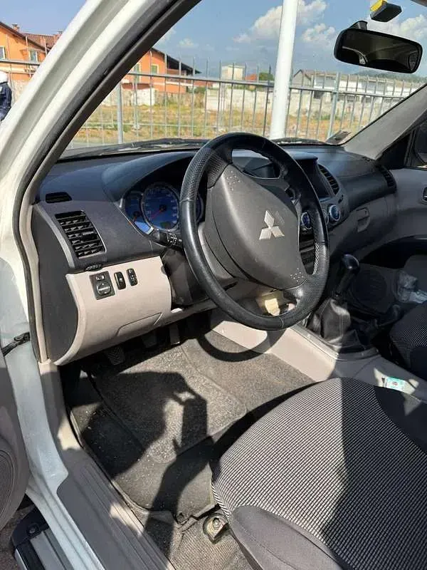 Usata Mitsubishi L200 Intense 136 CV (100 kW) 2007 Bianco Pick-up