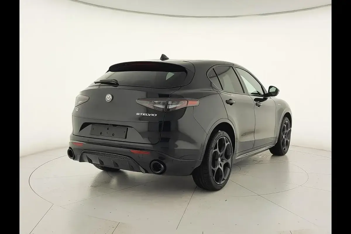 Nuova Alfa Romeo Stelvio Veloce 210 CV (154 kW) 2026 Nero SUV