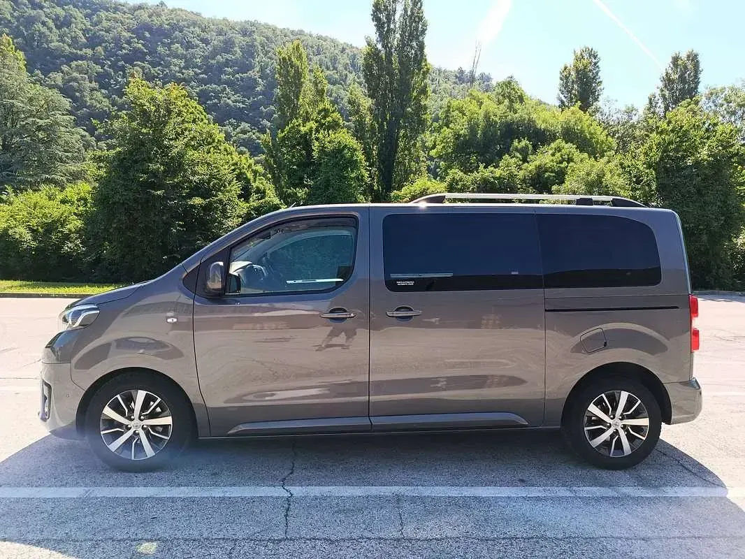Usata Toyota Proace Luxury 150 CV (110 kW) 2017 Grigio Monovolume