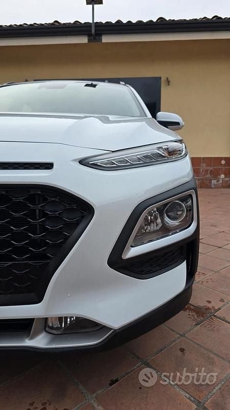 Usata Hyundai Kona Xpossible 115 CV (84 kW) 2019 Bianco SUV