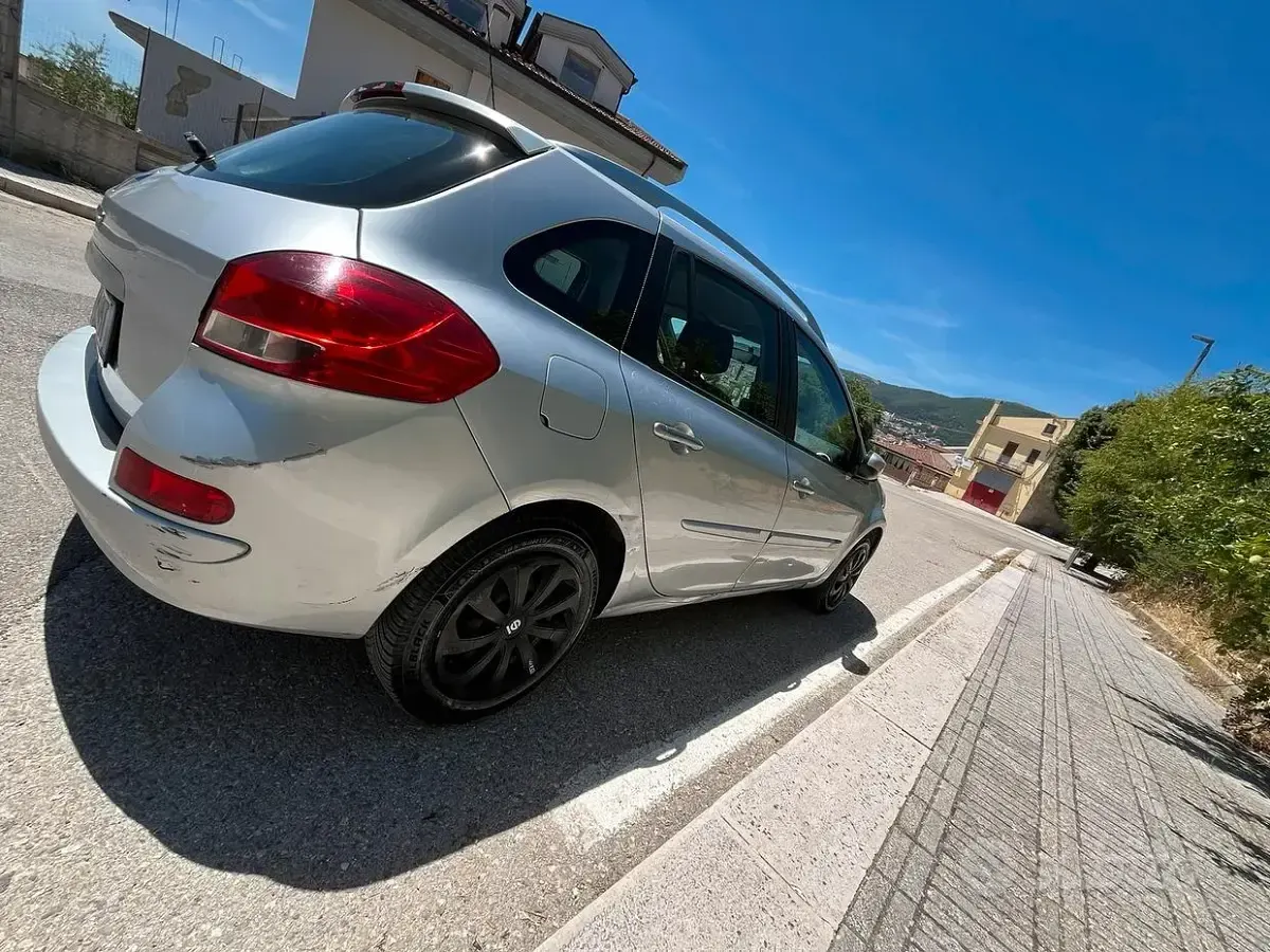 Usata Renault Clio 48 CV (35 kW) 2010 Grigio Station wagon