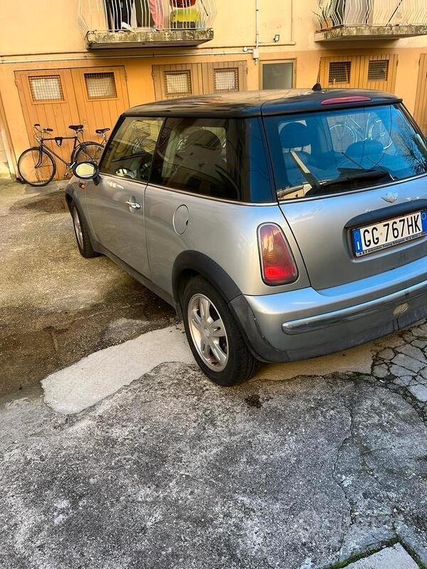 Usato 2002 Mini Cooper Benzin (2.500 €)