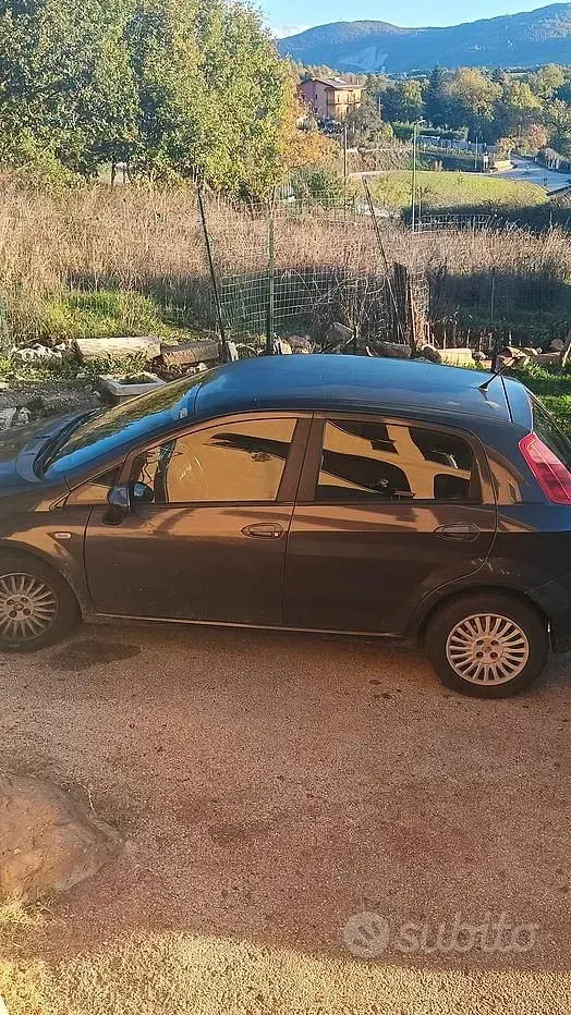 Käytetty Fiat Punto 90 HP (66 kW) 2009 Viistoperä