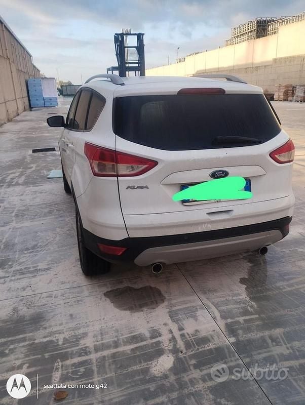 Usata 2016 Ford Kuga SUV | 4000 € - Immagine 1/4