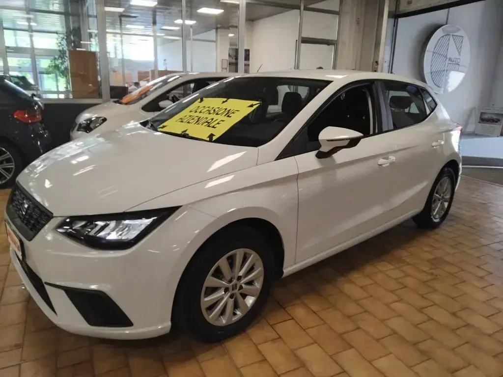 Usata Seat Ibiza Business 90 CV (66 kW) 2023 Bianco nevada / metallizzato Utilitaria
