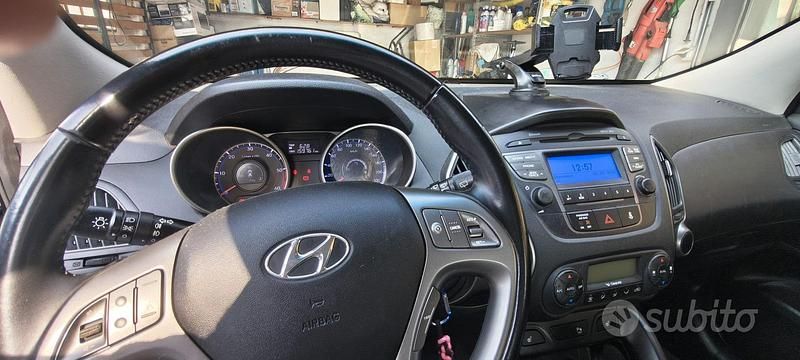 Usata Hyundai ix35 Xpossible 116 CV (85 kW) 2015 Nero SUV