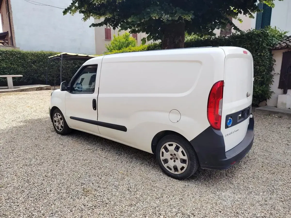 Usata Fiat Doblò 120 CV (88 kW) 2018 Bianco Monovolume