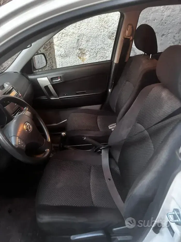 Usata Daihatsu Terios 102 CV (75 kW) 2012 Bianco SUV