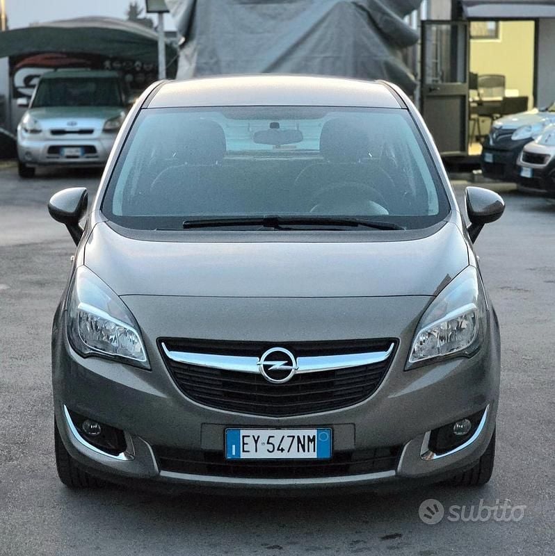 Usata Opel Meriva 100 CV (73 kW) 2015 Grigio Monovolume