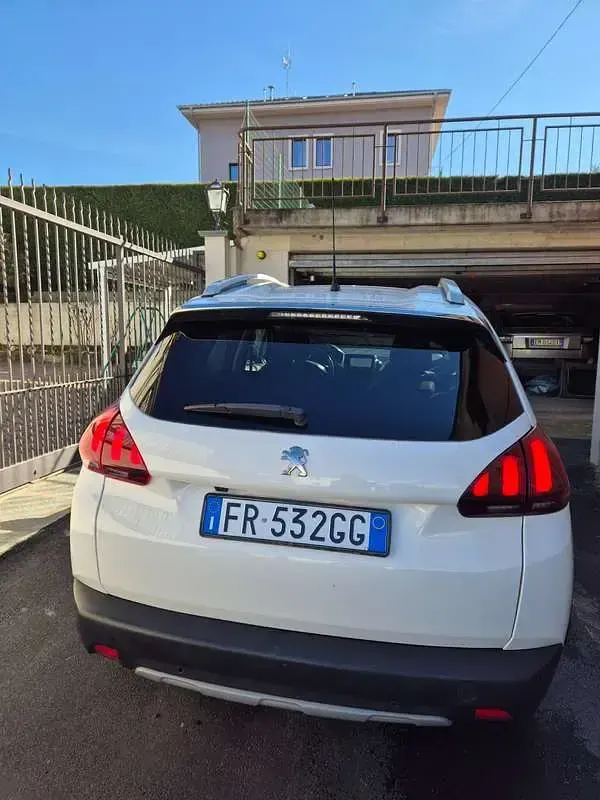 Usata Peugeot 2008 Allure 110 CV (80 kW) 2018 Bianco SUV
