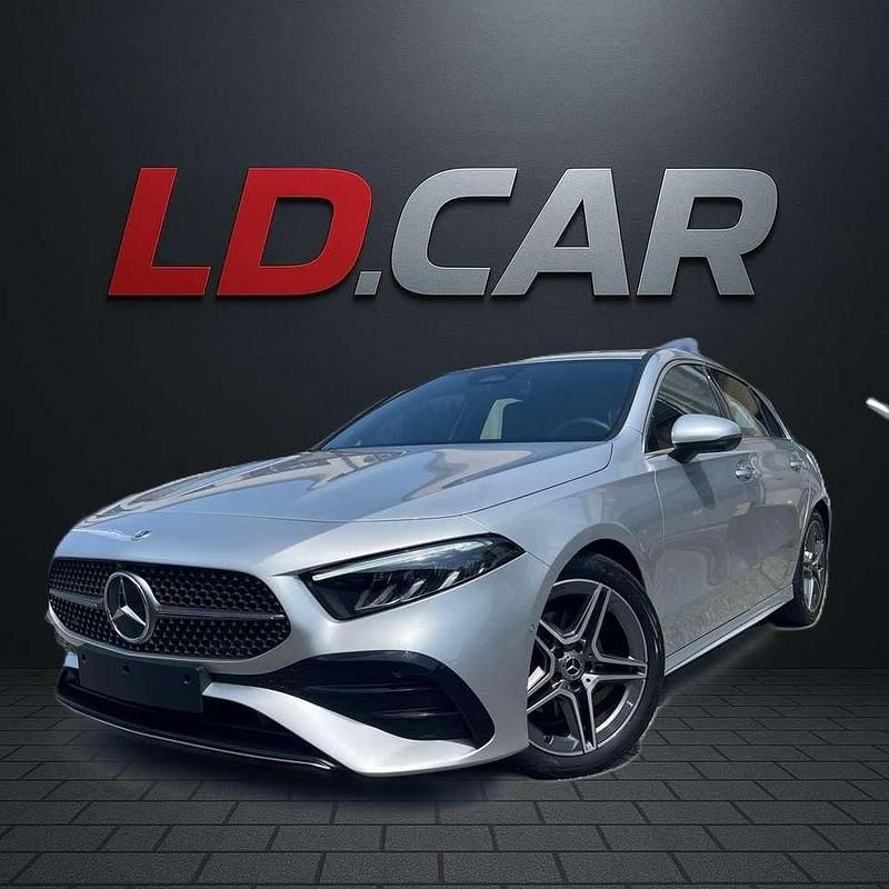 Argento Usata 2023 Mercedes A180 AMG Line Premium Tre volumi | 29.900 € (Super prezzo) - Immagine 1/4