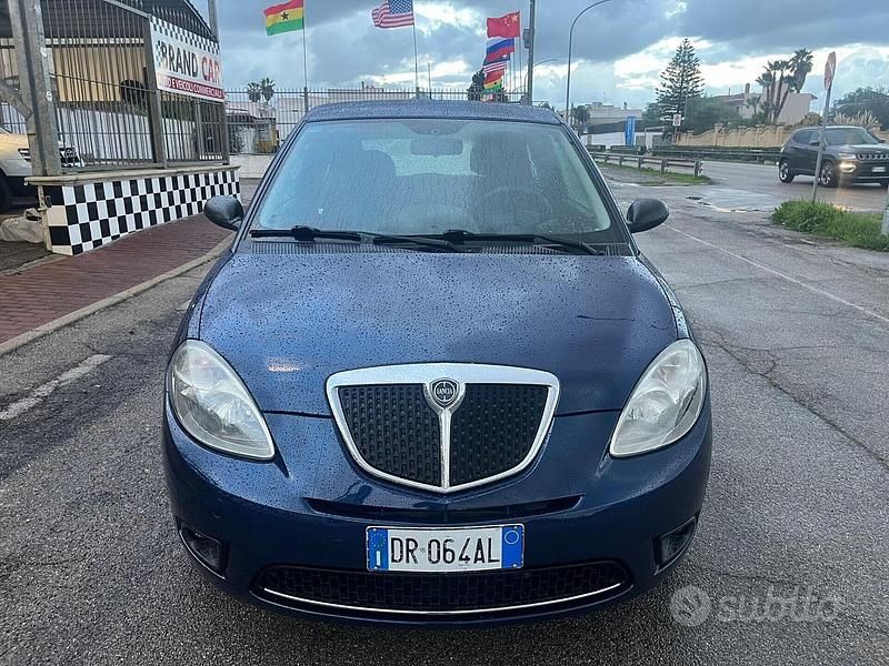Usata Lancia Ypsilon 89 CV (65 kW) 2008 Blu Utilitaria