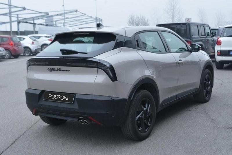 Usata Alfa Romeo Junior 136 CV (100 kW) 2025 Bianco SUV