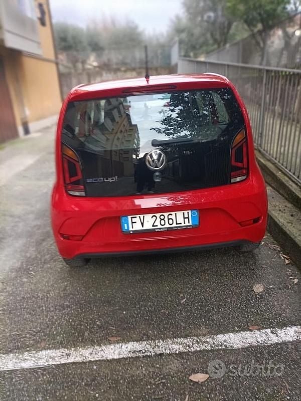 Usata VW up! 75 CV (55 kW) 2019 Rosso Utilitaria