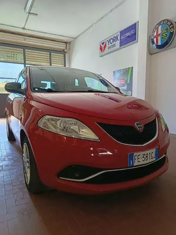 Usata Lancia Ypsilon Platinum 69 CV (50 kW) 2016 Utilitaria