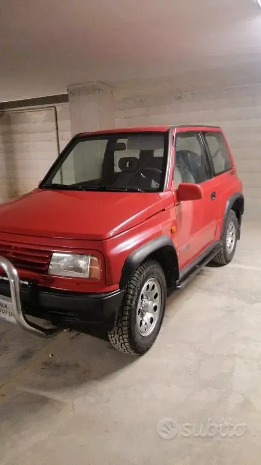Usata Suzuki Vitara 75 CV (55 kW) 1993 Rosso SUV