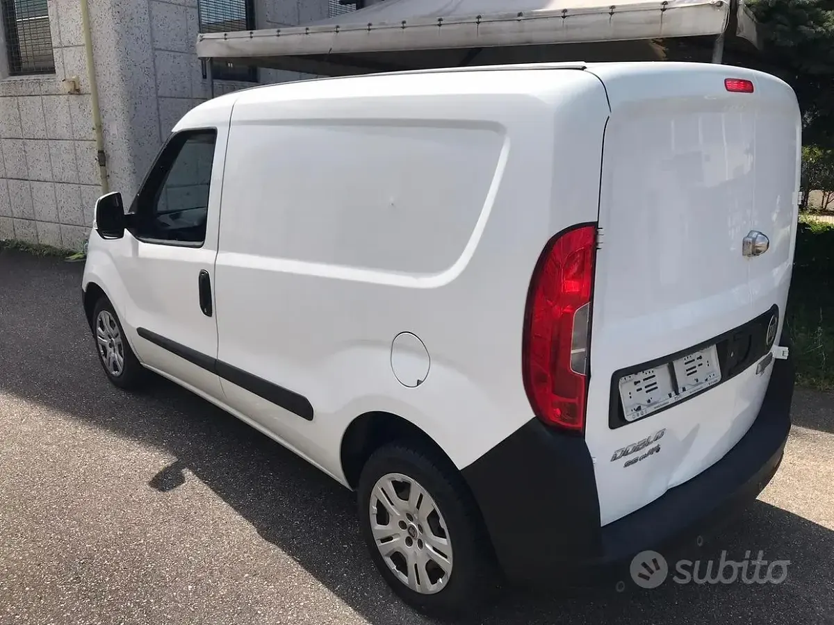 Usata Fiat Doblò 95 CV (69 kW) 2017 Bianco Monovolume